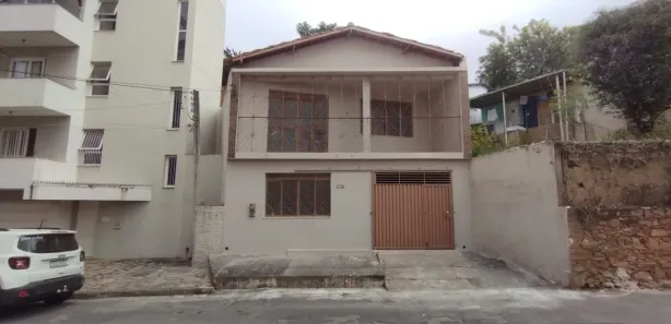 Sobrado com 3 Quartos à venda, 165m² no Centro, Vitória da Conquista