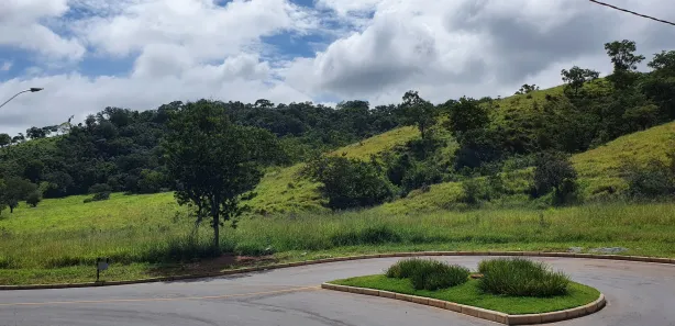 Terreno / Lote / Condomínio à venda, 1400m² no Centro, Pedro Leopoldo