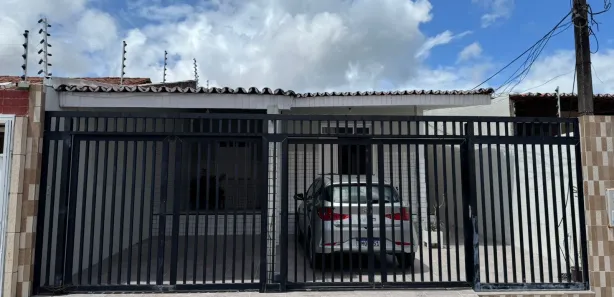 Casa com 4 Quartos à venda, 250m² no Jabotiana, Aracaju