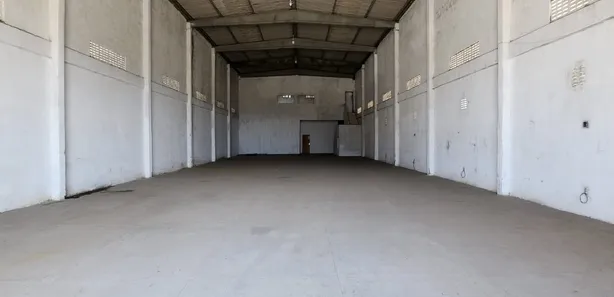 Galpão / Depósito / Armazém à venda, 1000m² no Centro, Barra dos Coqueiros
