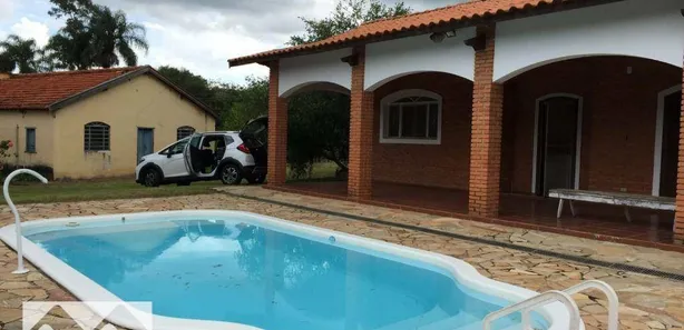 Fazenda / Sítio / Chácara com 3 Quartos à venda, 200m² no Centro, Mombuca