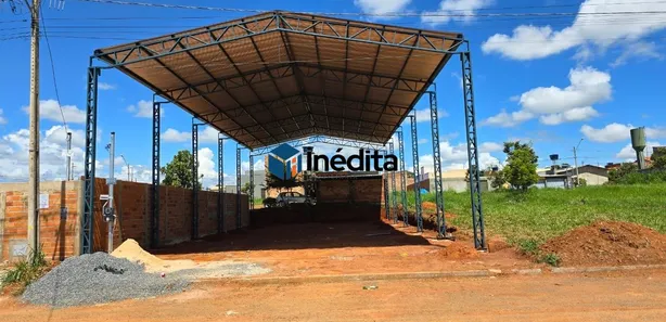 Galpão / Depósito / Armazém para alugar, 300m² no Condomínio Portal das Águas, Hidrolândia
