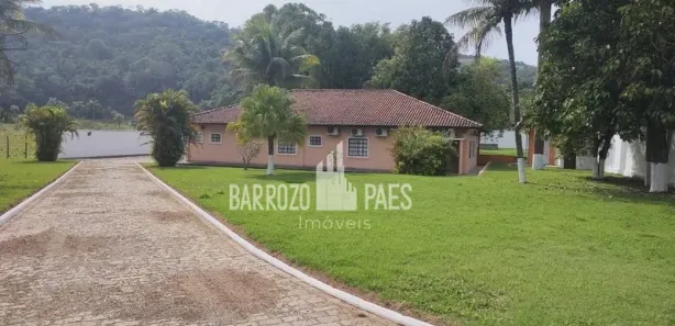 Fazenda / Sítio / Chácara com 4 Quartos à venda, 3000m² no Papucaia, Cachoeiras de Macacu