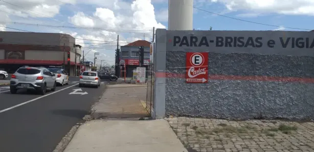 Galpão / Depósito / Armazém para alugar, 354m² no Centro, Araraquara