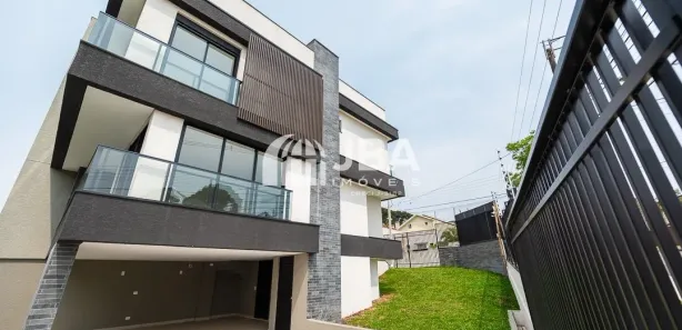 Sobrado com 3 Quartos à venda, 221m² no Ahú, Curitiba