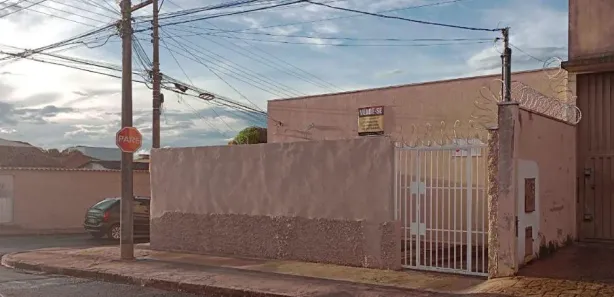 Loja / Salão / Ponto Comercial com 1 Quarto à venda, 160m² no Vila São Vicente, Uberaba