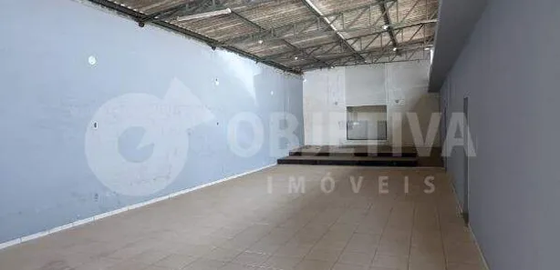 Galpão / Depósito / Armazém com 7 Quartos à venda, 370m² no Custódio Pereira, Uberlândia