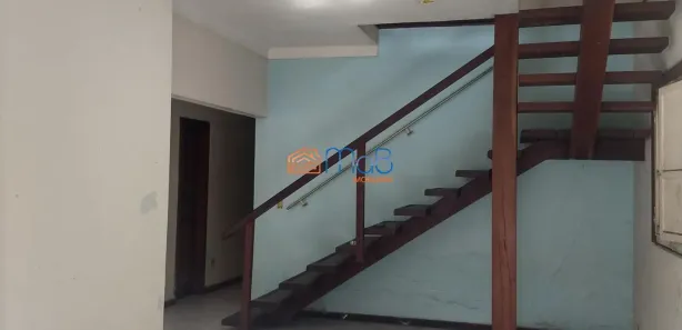 Loja / Salão / Ponto Comercial com 5 Quartos para venda ou aluguel, 286m² no Centro, Macaé