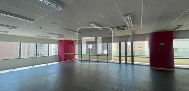 Conjunto Comercial / Sala para alugar, 368m² no Vila Cordeiro, São Paulo