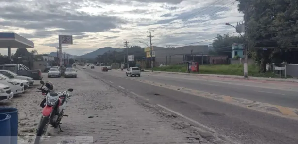 Galpão / Depósito / Armazém para alugar, 230m² no Flamengo, Maricá