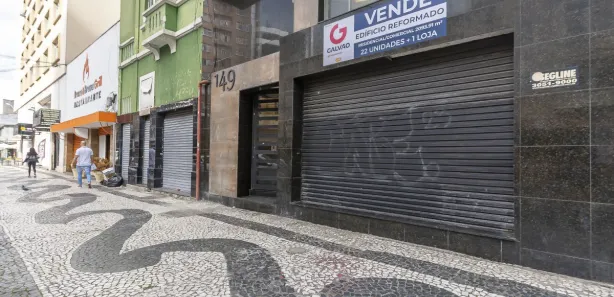 Prédio Inteiro à venda, 2093m² no Centro, Curitiba