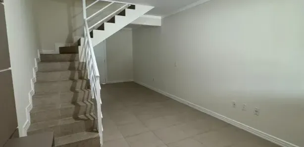 Sobrado com 2 Quartos para alugar, 64m² no Centro, Camboriú