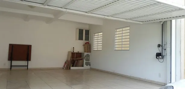 Casa de Condomínio com 3 Quartos para venda ou aluguel, 185m² no Vila Irene, São Roque