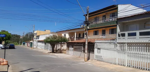 Sobrado com 4 Quartos à venda, 220m² no Núcleo Bandeirante, Brasília