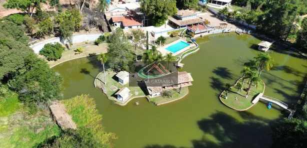 Fazenda / Sítio / Chácara com 6 Quartos à venda, 1500m² no , Mairinque