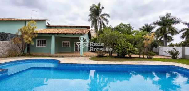 Casa de Condomínio com 4 Quartos para alugar, 323m² no Park Way, Brasília