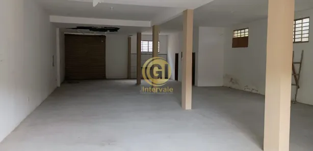 Galpão / Depósito / Armazém para alugar, 220m² no Campos Elíseos, Taubaté