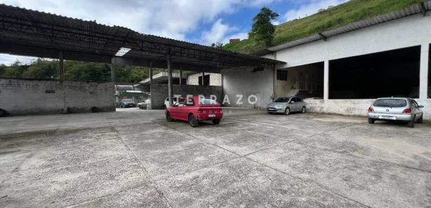 Galpão / Depósito / Armazém para alugar, 200m² no São Pedro, Teresópolis