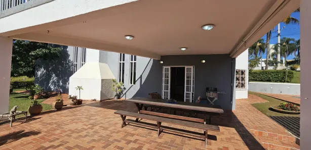 Fazenda / Sítio / Chácara com 3 Quartos à venda, 2000m² no , Mairinque