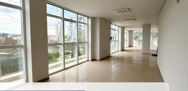 Loja / Salão / Ponto Comercial para alugar, 83m² no São João Batista, São João Batista