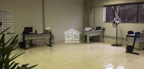 Galpão / Depósito / Armazém à venda, 2700m² no Distrito Industrial, Araçariguama
