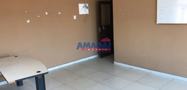 Casa Comercial para alugar, 376m² no Centro, Jacareí