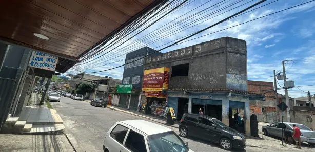 Loja / Salão / Ponto Comercial com 3 Quartos à venda, 642m² no Oliveira, Nova Iguaçu