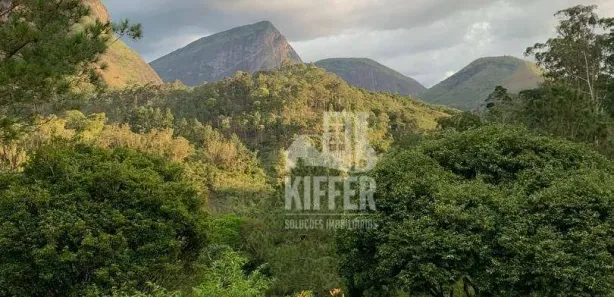 Fazenda / Sítio / Chácara com 4 Quartos à venda, 300m² no Cuiabá, Petrópolis