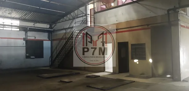 Galpão / Depósito / Armazém para alugar, 710m² no Centro, Barra Mansa