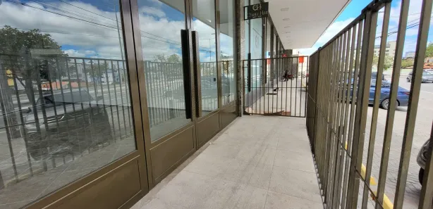 Loja / Salão / Ponto Comercial com 1 Quarto para alugar, 60m² no Lauritzen, Campina Grande