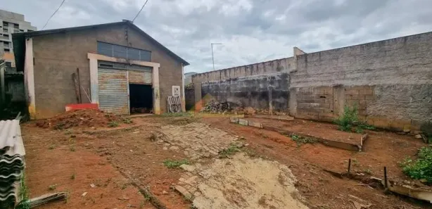 Galpão / Depósito / Armazém à venda, 88m² no Manoel Valinhas, Divinópolis