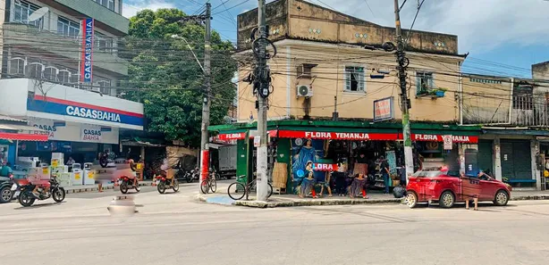 Loja / Salão / Ponto Comercial à venda, 1213m² no Piabetá (Inhomirim), Magé