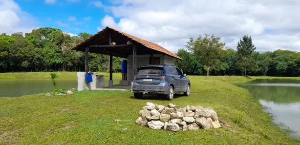 Fazenda / Sítio / Chácara com 3 Quartos à venda, 11000m² no Guajuvira, Araucária