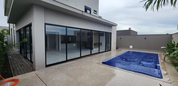 Sobrado com 4 Quartos à venda, 320m² no Condomínio Vale das Araras, Rio Verde