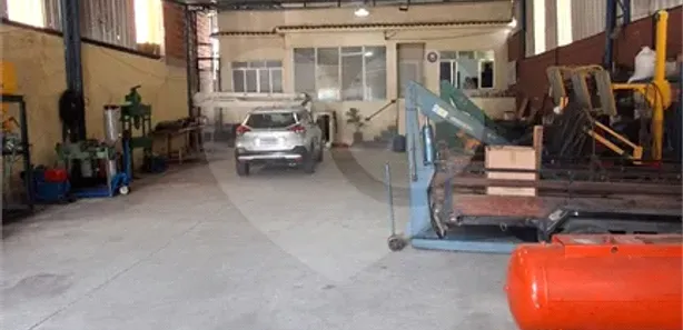 Galpão / Depósito / Armazém à venda, 496m² no Três Poços, Volta Redonda