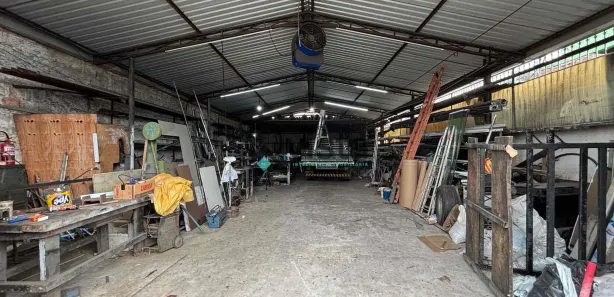 Galpão / Depósito / Armazém à venda, 300m² no Vila Ligya, Guarujá