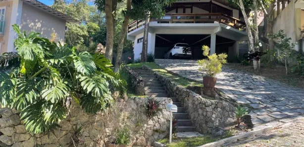 Casa de Condomínio com 4 Quartos à venda, 385m² no Itaipu, Niterói