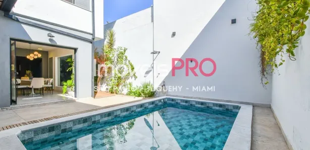 Sobrado com 4 Quartos à venda, 240m² no Jardim Caravelas, São Paulo