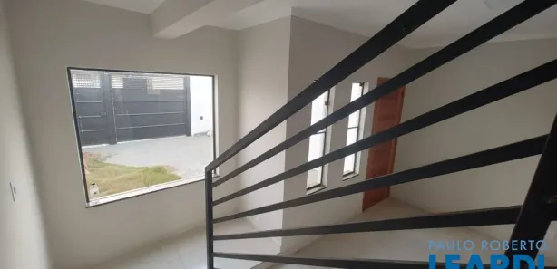 Sobrado com 3 Quartos à venda, 135m² no Jardim das Acácias, Poços de Caldas
