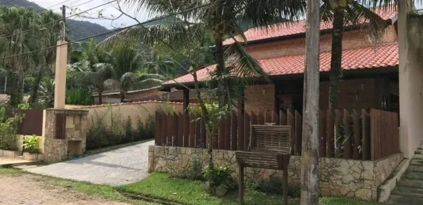 Casa de Condomínio com 3 Quartos para alugar, 215m² no , Ubatuba