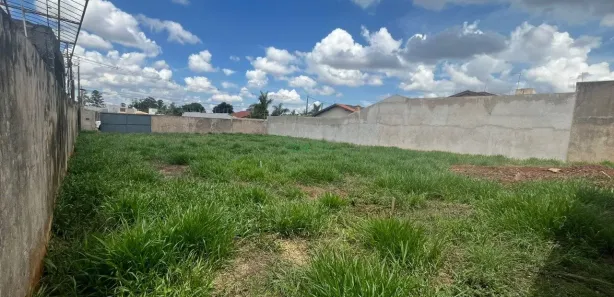 Terreno / Lote / Condomínio à venda, 780m² no Centro, Rolândia