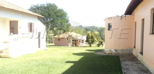 Fazenda / Sítio / Chácara com 5 Quartos à venda, 300m² no Centro, Boituva