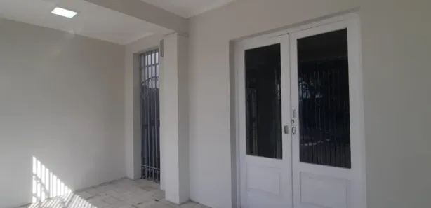 Casa com 4 Quartos para alugar, 324m² no São José, Aracaju