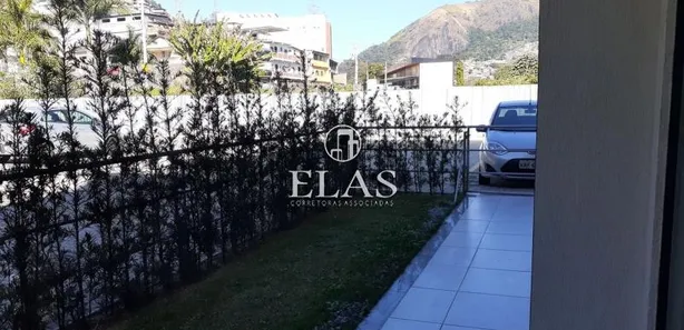 Apartamento com 2 Quartos à venda, 70m² no Samambaia, Petrópolis
