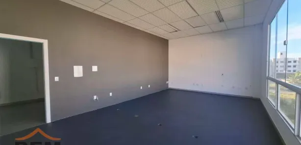 Conjunto Comercial / Sala para alugar, 50m² no Santa Regina, Camboriú
