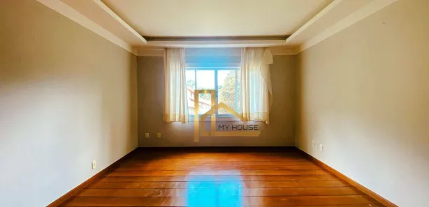 Casa de Condomínio com 3 Quartos à venda, 210m² no Parque do Imbui, Teresópolis