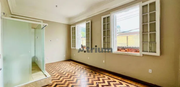Prédio Inteiro para alugar, 600m² no Centro, Petrópolis
