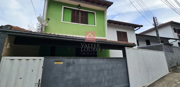 Casa com 2 Quartos para alugar, 120m² no Carangola, Petrópolis