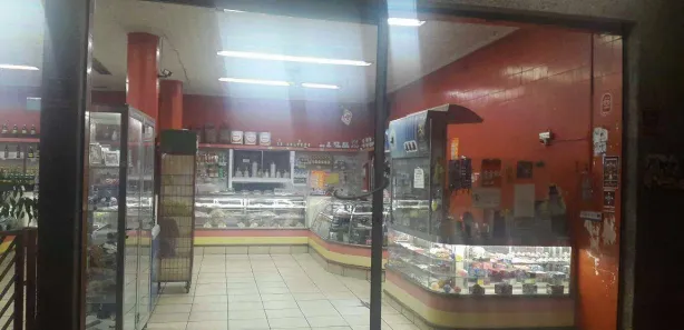 Loja / Salão / Ponto Comercial à venda, 500m² no Conforto, Volta Redonda