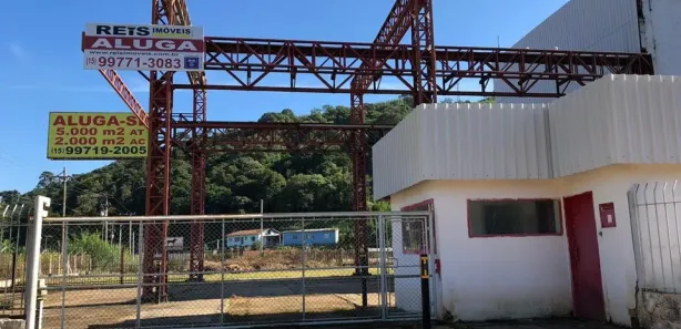 Galpão / Depósito / Armazém para venda ou aluguel, 2000m² no , Mairinque